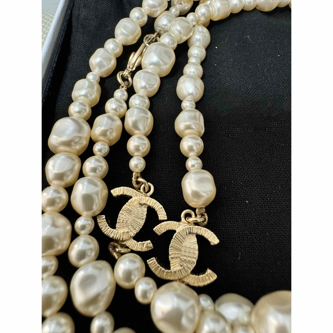 Double C Mark Long Pearl Necklace