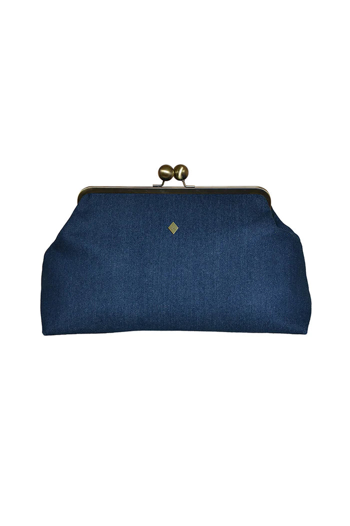 OVERSIZE COIN PURSE IN VINTAGE DENIM
