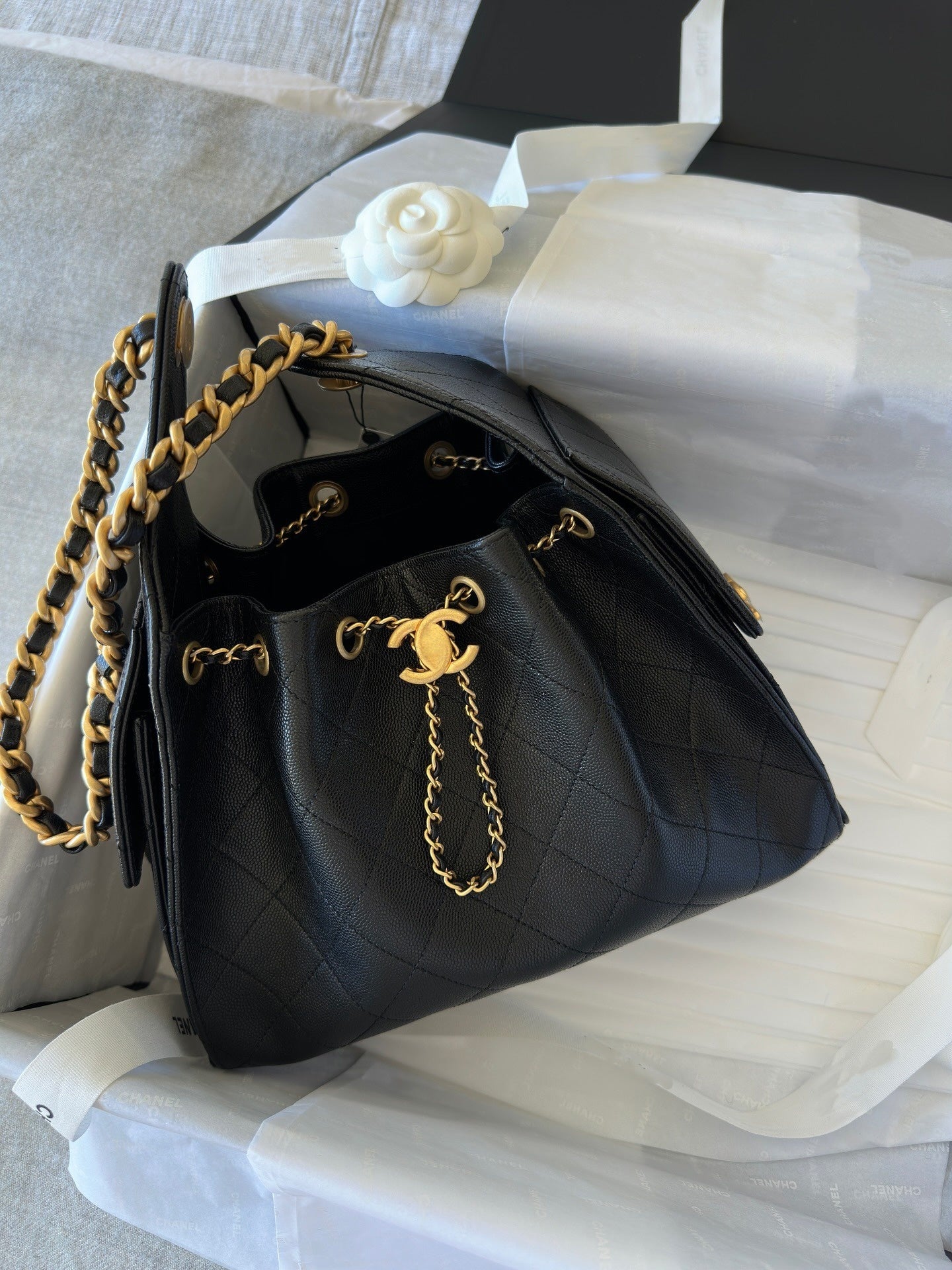 Black Quilted Chain - Strap Shoulder Bag