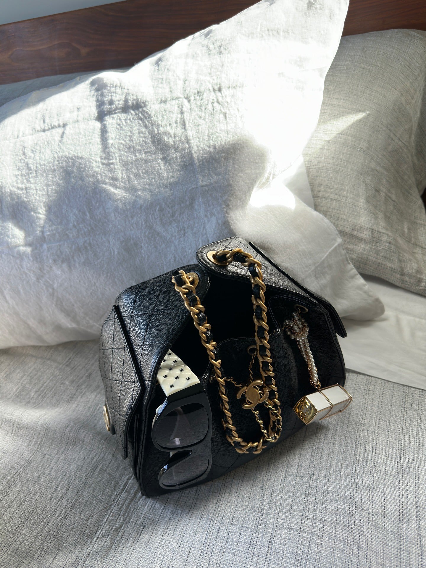 Black Quilted Chain - Strap Shoulder Bag